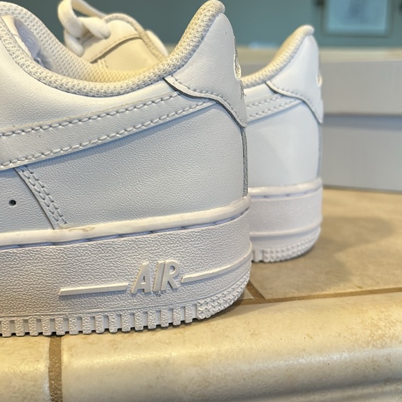 Nike Air Force 1 WMNS 7.5 - Picture 9 of 12